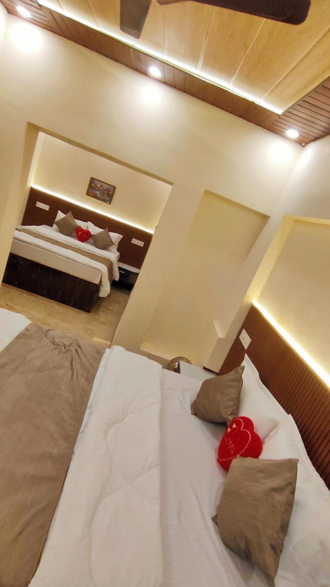 Sri Krishna Residency Otel Varanasi Dış mekan fotoğraf