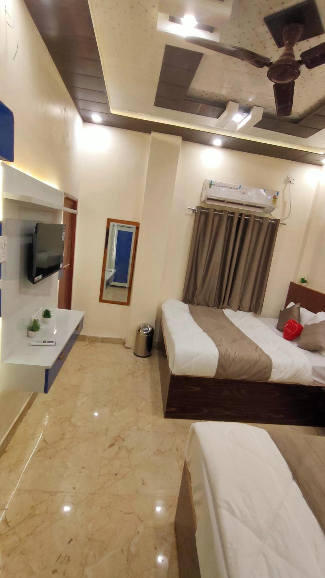 Sri Krishna Residency Otel Varanasi Dış mekan fotoğraf