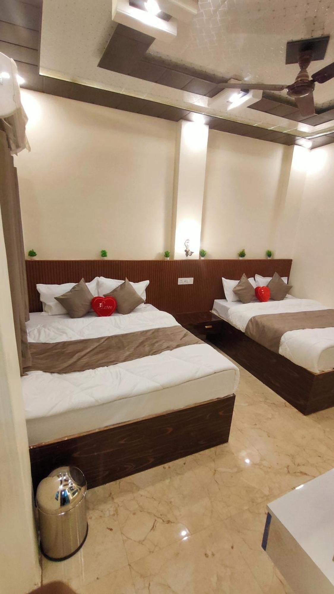 Sri Krishna Residency Otel Varanasi Dış mekan fotoğraf