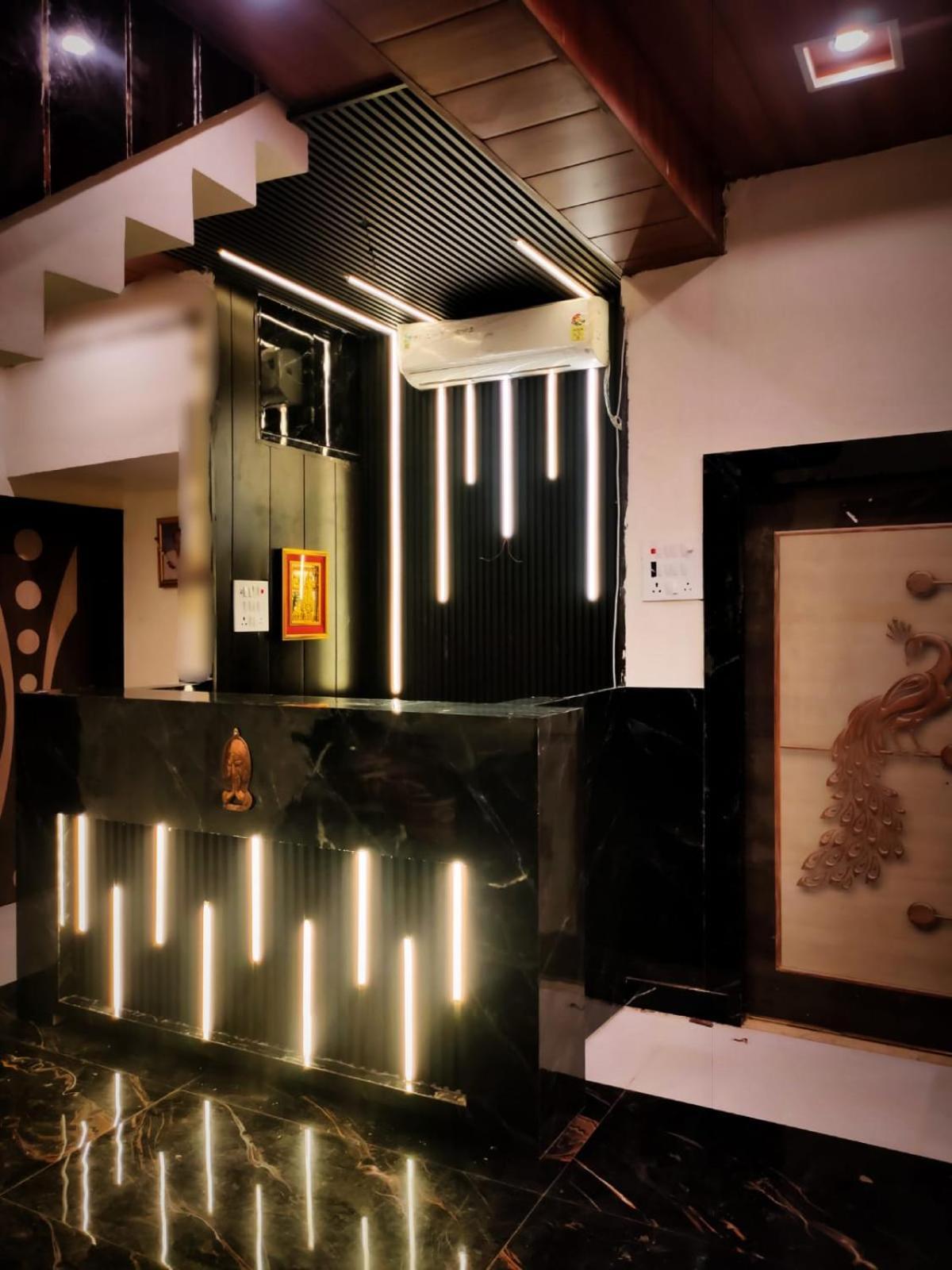 Sri Krishna Residency Otel Varanasi Dış mekan fotoğraf