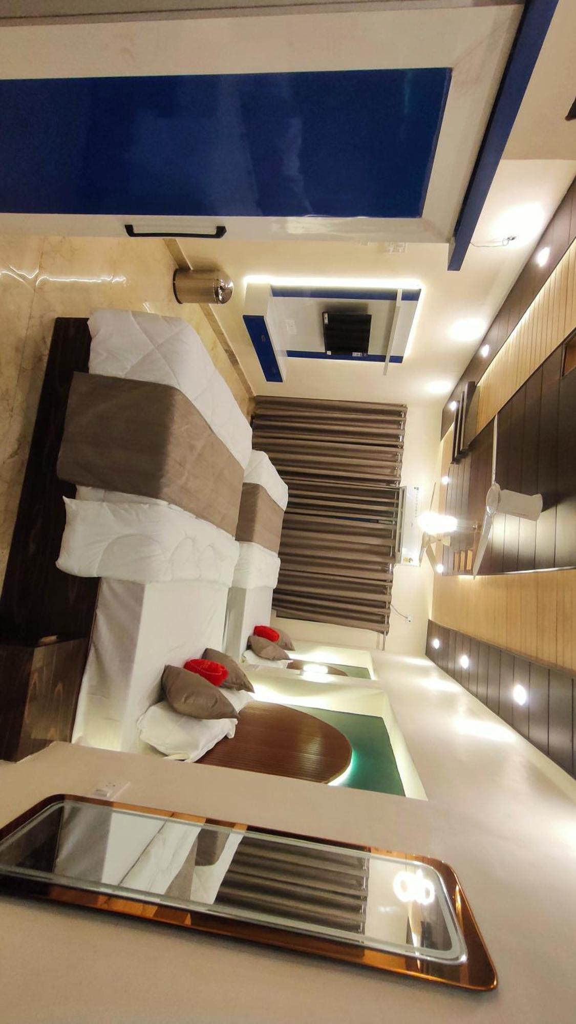 Sri Krishna Residency Otel Varanasi Dış mekan fotoğraf