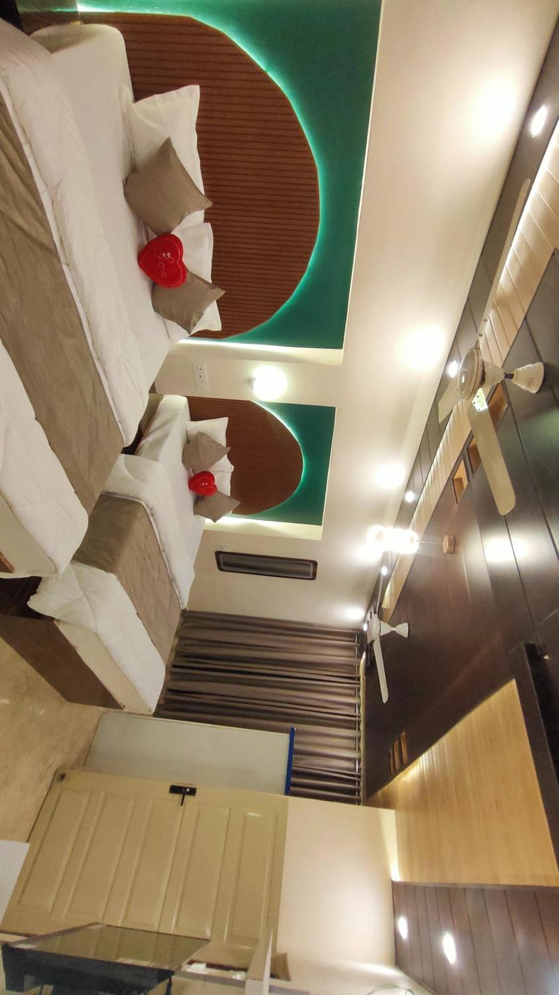 Sri Krishna Residency Otel Varanasi Dış mekan fotoğraf