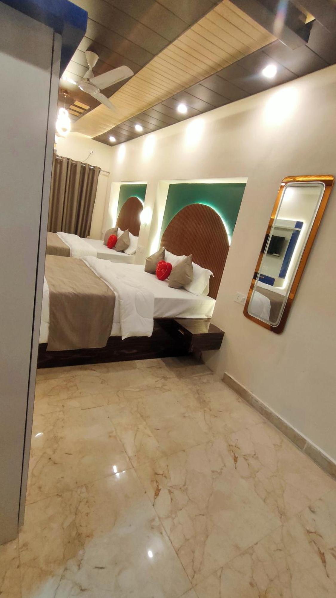 Sri Krishna Residency Otel Varanasi Dış mekan fotoğraf