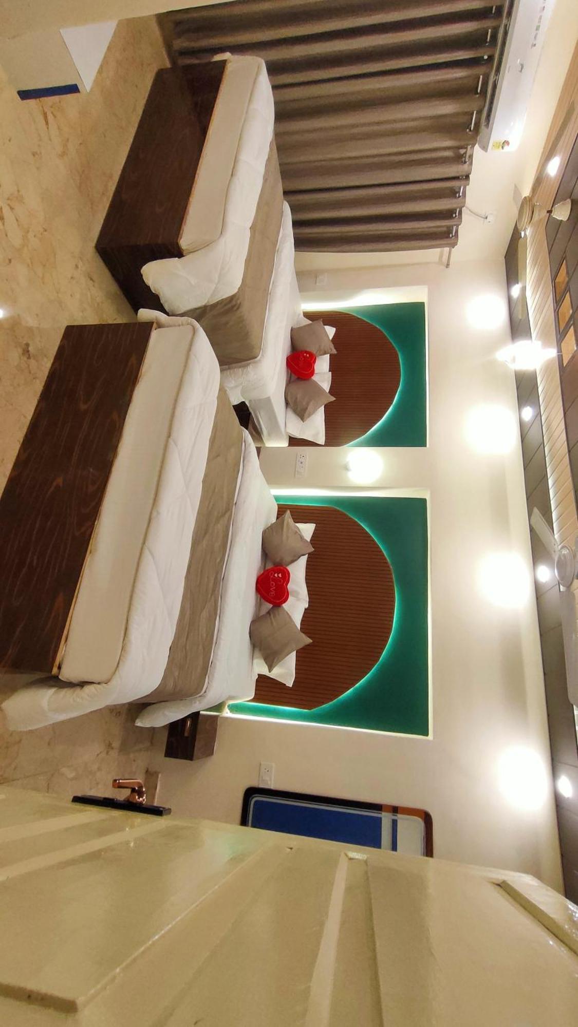 Sri Krishna Residency Otel Varanasi Dış mekan fotoğraf