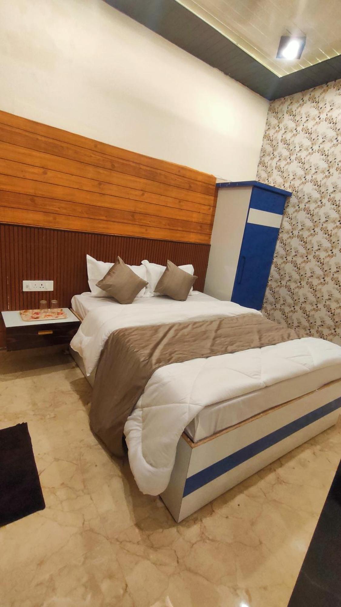 Sri Krishna Residency Otel Varanasi Dış mekan fotoğraf