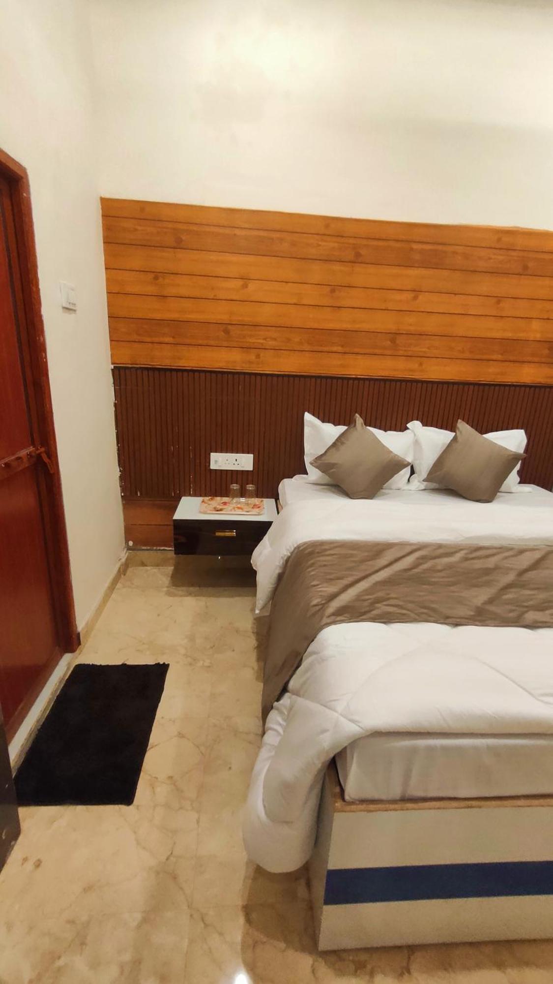 Sri Krishna Residency Otel Varanasi Dış mekan fotoğraf