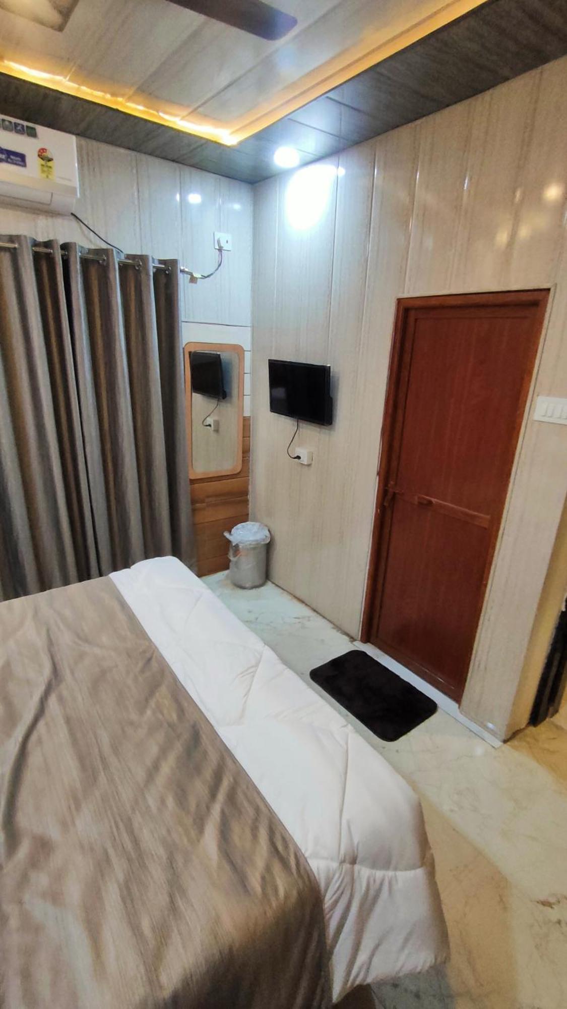 Sri Krishna Residency Otel Varanasi Dış mekan fotoğraf